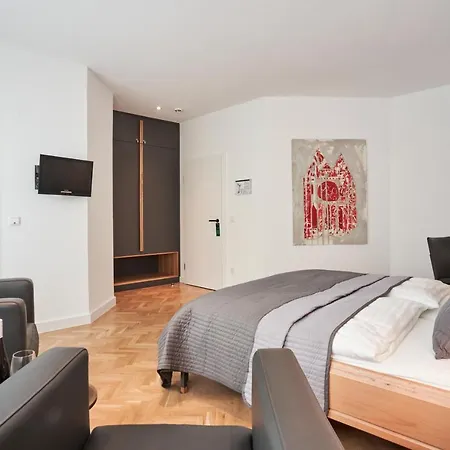 Goldener Engel Hotel Spire