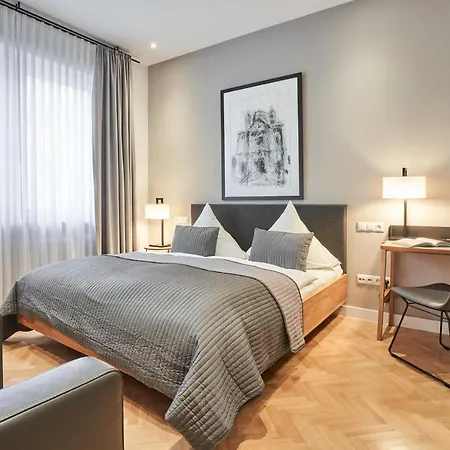 Ξενοδοχείο Goldener Engel 3*