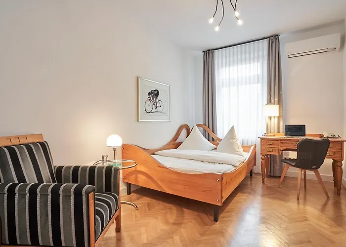 Hotell Goldener Engel 3*